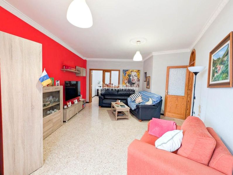 Foto bcfb3ff1-e274-4853-be60-9911b1d4d0f5. Casa aparellada a La Pardilla - San Antonio Telde