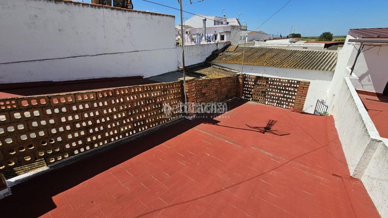 Foto 1bba1944-f9cc-4d3f-9d07-4bd2bf6594bc. Casa aparellada a Trigueros