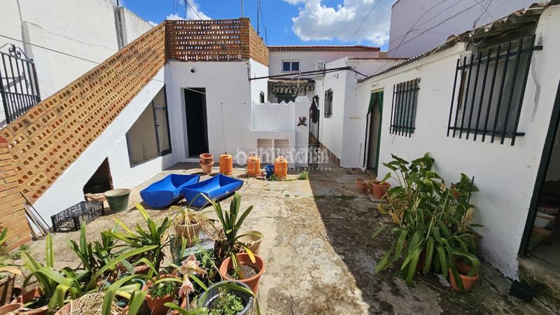 Foto 52c35292-8610-4504-96ee-37edd19eaa55. Casa aparellada a Trigueros