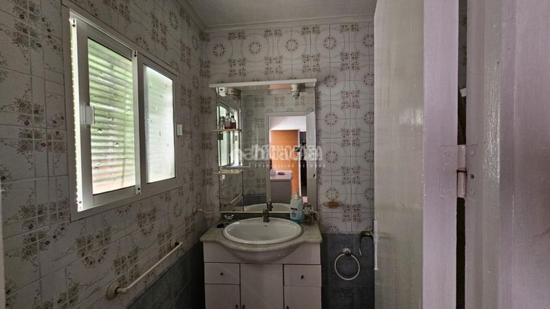 Foto a2fc39f0-3212-4015-b40f-250cbf476076. Casa aparellada a Trigueros