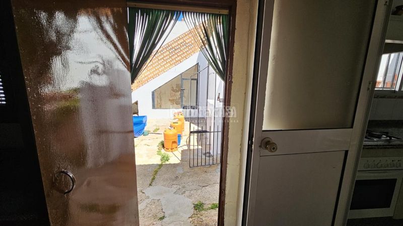 Foto d4b9c2dd-6616-4be6-9ae7-4925bcf6c7fe. Casa aparellada a Trigueros