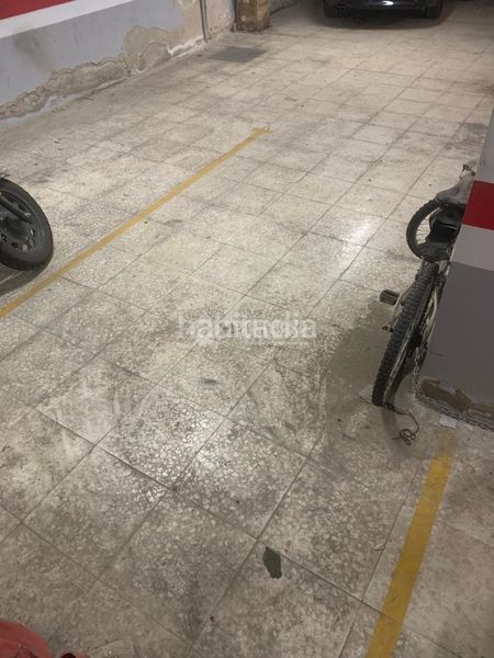 Foto d6c5b918-9d89-4e09-8c1d-dc5aa0e7ce0f. Aparcament cotxe a Fuentepiña Huelva