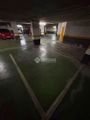 Car parking in Nuevo Parque - Los Rosales - Tráfico Pesado. Boxplaza de garaje en venta en huelva
