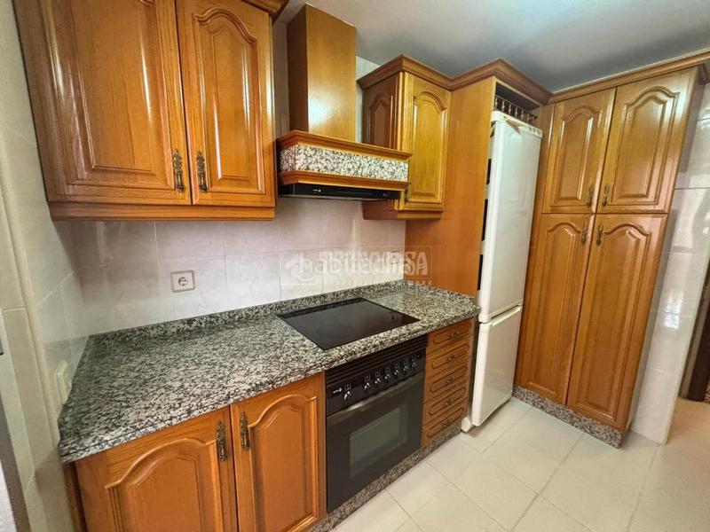 Foto cf478ef3-069e-4b59-a2b6-7d4a35733dd8. Flat in Nuevo Parque - Los Rosales - Tráfico Pesado Huelva