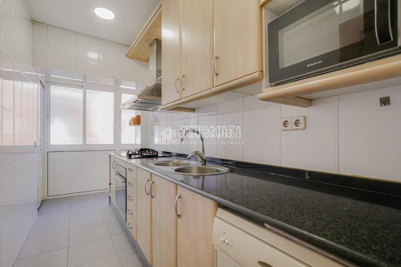 Foto d0532e3f-b45c-44fa-b475-91f52f968094. Piso  en venta en lhospitalet de llobregat en Hospitalet de Llobregat (L´)