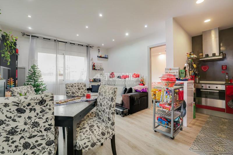 Foto 56f829f1-ed15-421b-80a1-07a66b2c9e37. Piso  en venta en lhospitalet de llobregat en Hospitalet de Llobregat (L´)