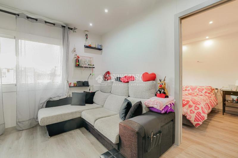 Foto a5a42bca-8905-43dd-a065-6b04c115cd09. Piso  en venta en lhospitalet de llobregat en Hospitalet de Llobregat (L´)