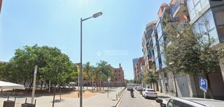 Parking voiture à Santa Eulàlia. Boxplaza de garaje en venta en lhospitalet de llobregat