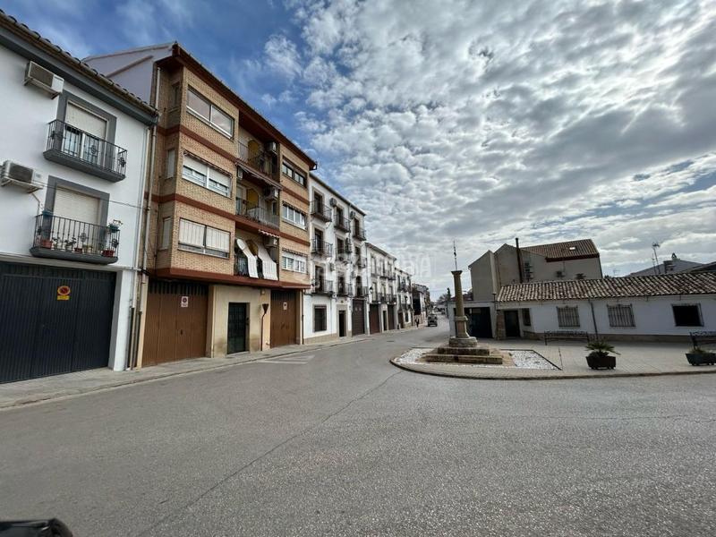 Foto 09ddfaee-488c-491b-960a-7ac7cfbea617. Casa pareada casa en venta en Baeza