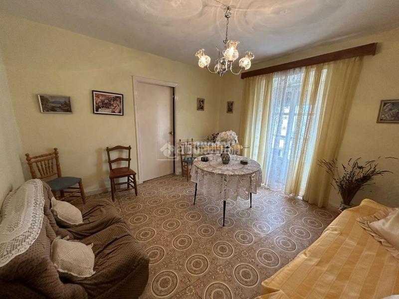 Foto 63686fe8-6fb5-4876-be03-85446b208d35. Casa pareada casa en venta en Baeza