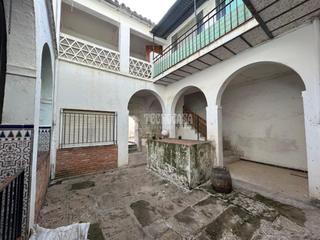 Casa bifamiliare in Baeza. Casa en venta en baeza