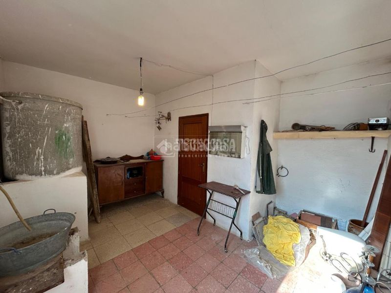 Foto 17dd6587-e139-4119-ad8e-b4a0ef34eda4. Casa aparellada a Baeza