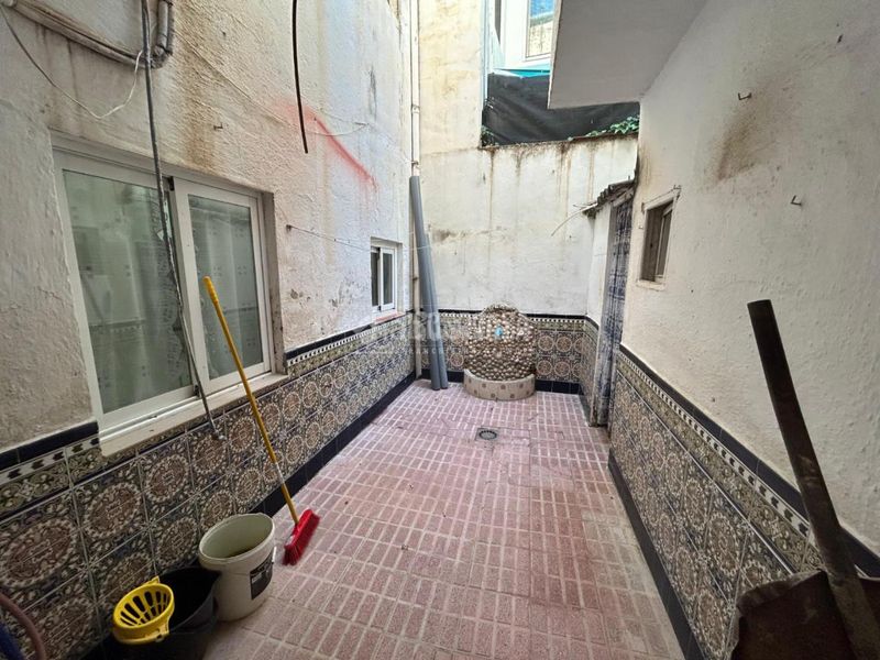 Foto 17fd1787-35eb-470a-8d88-18b6d0db85ec. Casa aparellada a Baeza