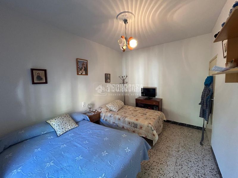 Foto 6cfb9926-0c95-4617-891c-593bb0b9d763. Casa aparellada a Baeza