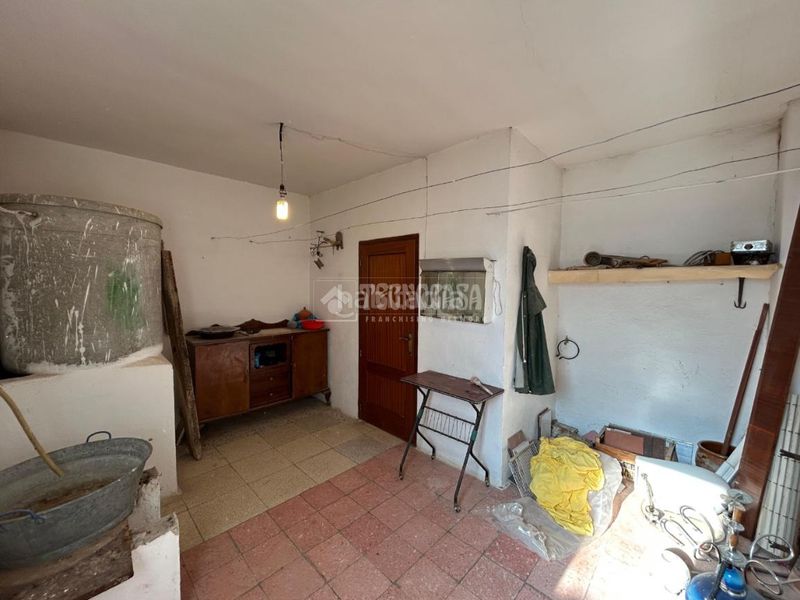 Foto c72c09bb-13ca-46a4-8f5d-398a36f89e13. Casa aparellada a Baeza