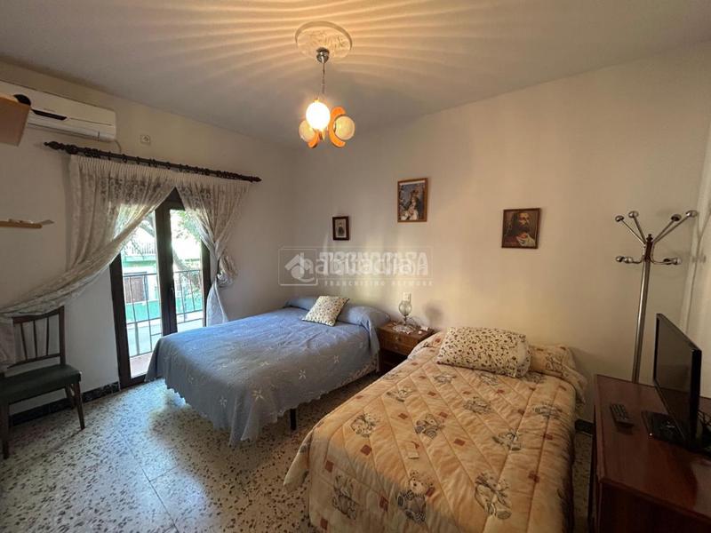 Foto 31c6df6b-200f-4e7a-b3da-904cfb5d5d16. Casa aparellada a Ibros