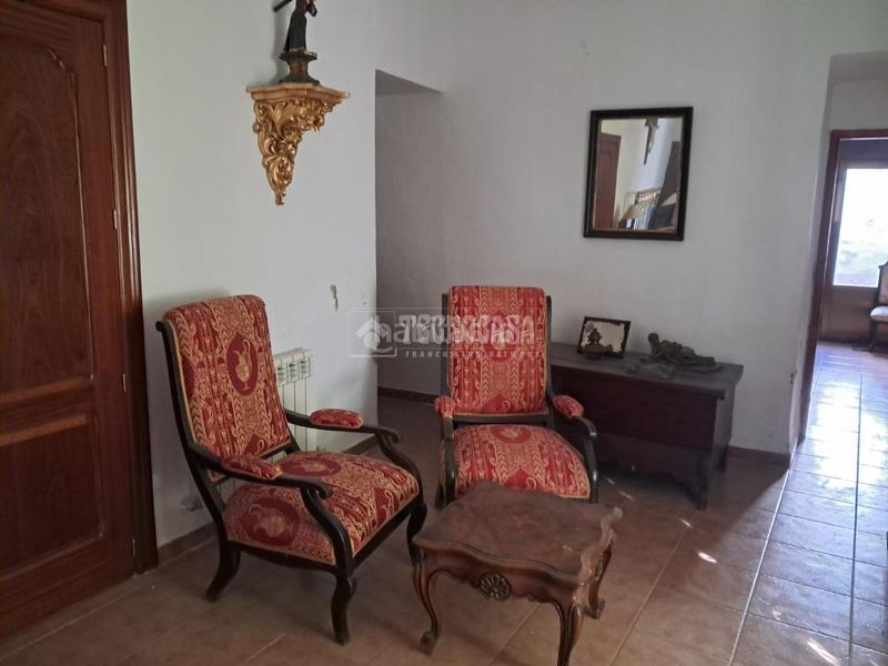 Foto 42a3a537-0f6c-4dec-82be-cc9fa272c9fc. Casa  en venta en Baeza