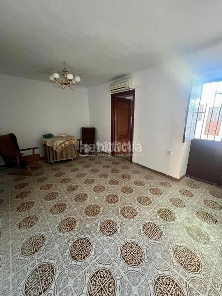 Foto 6f339877-36e5-4281-8ee7-02ba3fa17d4a. Casa aparellada a Baeza