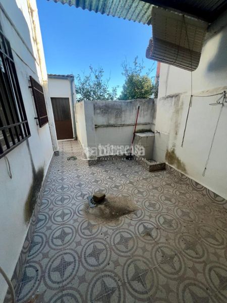 Foto daed6b2e-6ba2-409e-b1d5-42c8cf1691e1. Casa aparellada a Baeza