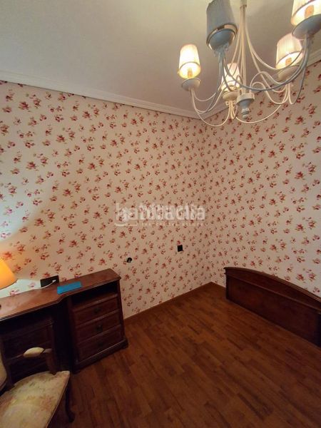 Foto b2549600-69c9-402d-a5c3-0b5ce3359b57. Piso  en venta en Baeza