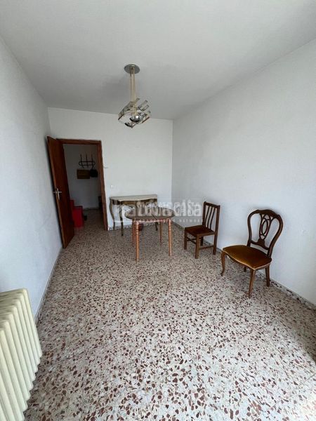 Foto c86d6b9a-205a-4514-8087-0a8145378cac. Pis a Baeza