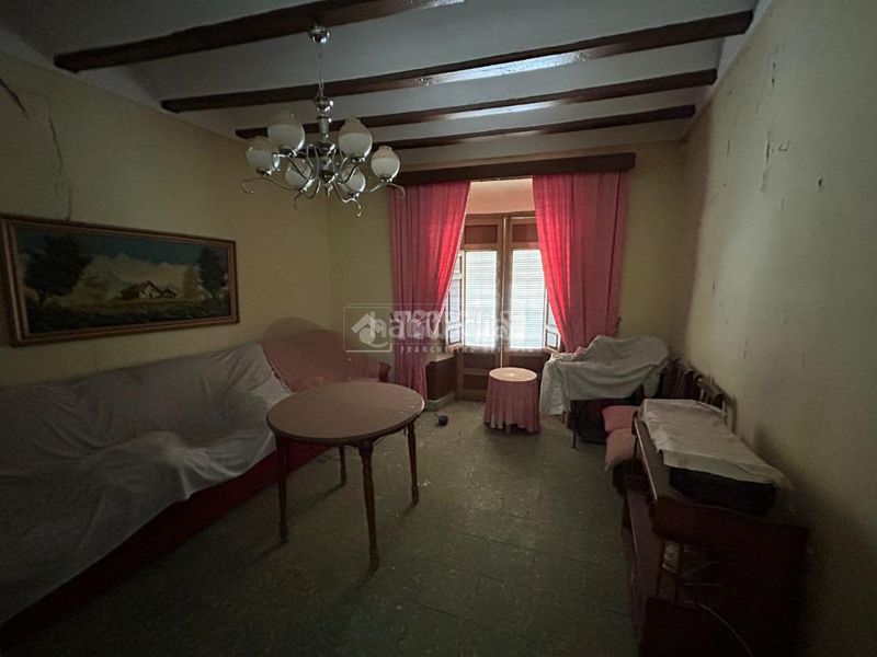 Foto 4d52df33-976c-4b99-9259-0b34d79c6e41. Casa aparellada a Baeza