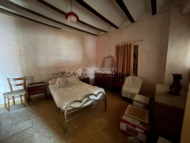 Foto 7eb6c688-c128-40b0-80f8-a9c273c00ad6. Casa aparellada a Baeza