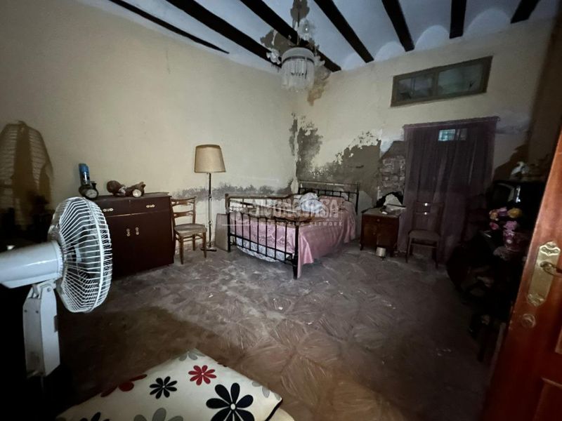 Foto d09f9192-3fb0-4931-9e77-6839c76c4423. Casa aparellada a Baeza