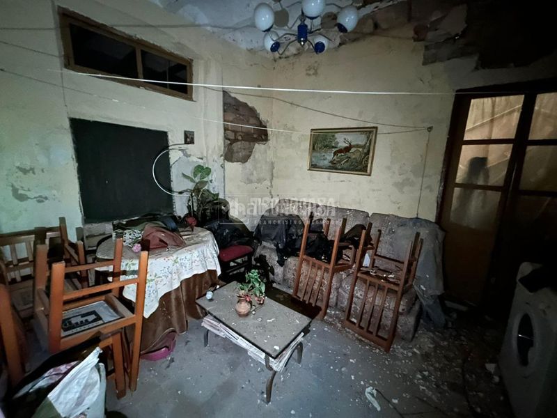 Foto d58aa30c-963e-4639-950e-3303d83330f5. Casa aparellada a Baeza