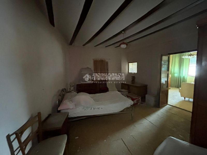Foto dafba954-969a-4179-a124-060cb2ab77d8. Casa aparellada a Baeza