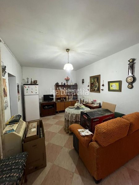 Foto 98eacc15-2c00-4062-ae25-126dd21518b3. Casa aparellada a Baeza
