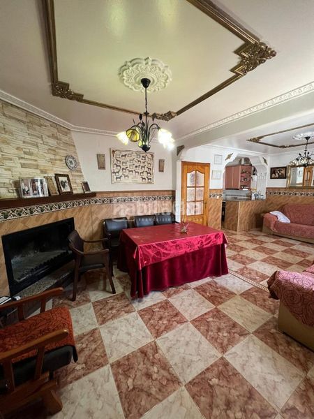 Foto 077c79d4-6342-4f35-a52c-334d8a0b65dc. Casa aparellada a Baeza