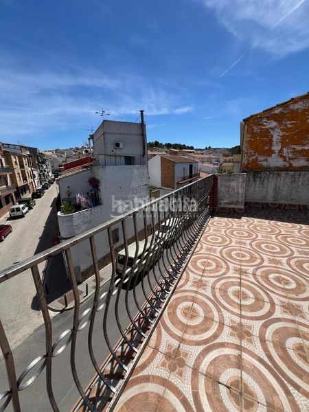 Foto 3d1b2e16-0f86-41c3-8a6e-df307048509c. Casa aparellada a Baeza