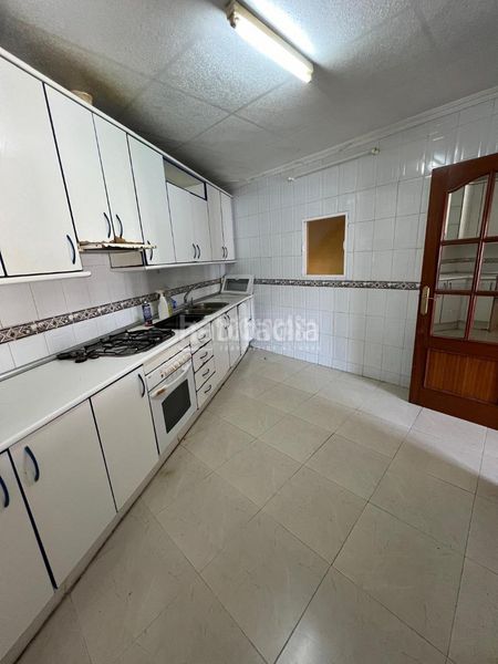 Foto 9717b7bb-61c0-4a54-8088-170f65f62200. Casa aparellada a Baeza