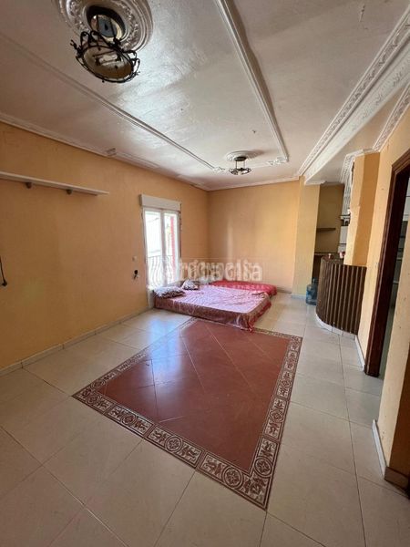 Foto dc0aa970-af19-4d3e-b121-d7aa3fca479e. Casa aparellada a Baeza