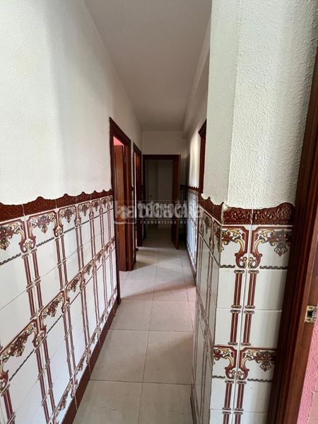 Foto e38fb0fa-5e3b-4ce6-8d3e-b01cc4de2da3. Casa aparellada a Baeza