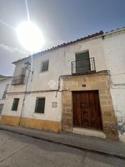 Towny house in Baeza. Casa en venta en baeza