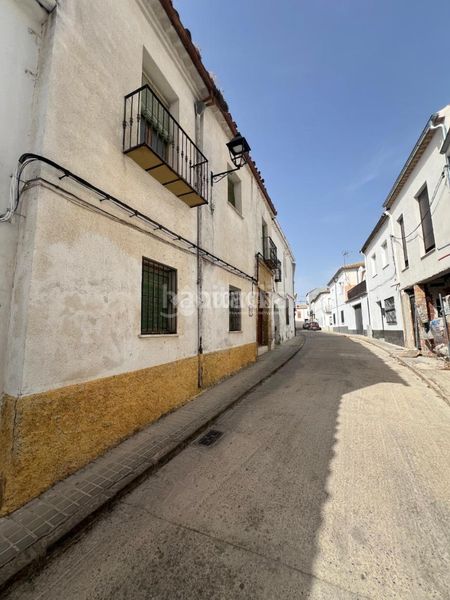 Foto c30984a6-36a2-4af9-b991-edbc4004e0e6. Casa aparellada a Baeza
