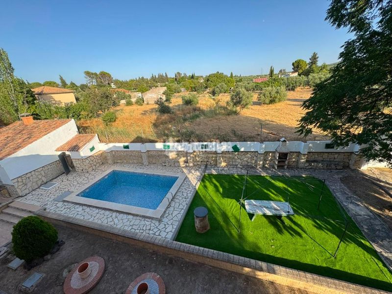 Foto 35cce7e1-d78d-4bda-98c1-e62ba2e297d7. Casa  en venta en Baeza