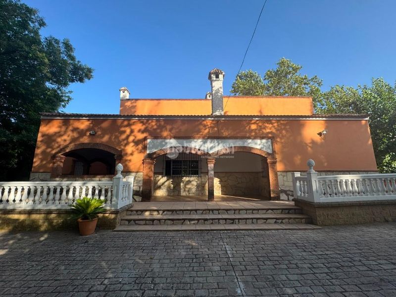 Foto e4db02f4-622b-4140-89fe-e5fa90cd7e56. Casa  en venta en Baeza
