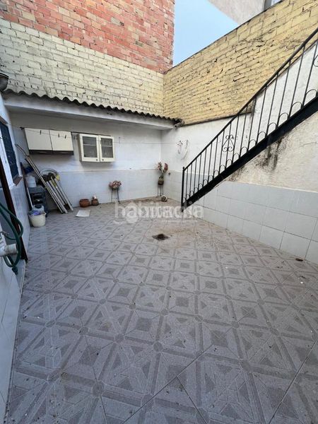 Foto c6731616-9320-49cb-8bf7-f3a3c51c6b75. Casa aparellada a Ibros
