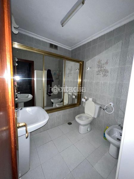 Foto e4f0a5df-2424-4a0b-b569-711e92bbc3f4. Casa aparellada a Ibros