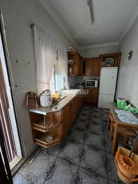 Foto fb094638-6851-4b1a-b59f-012f022d343c. Casa aparellada a Ibros