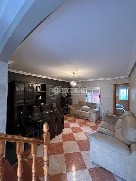 Foto 5c38cab8-7630-46d4-be2c-d384c427a1a9. Casa aparellada a Rus