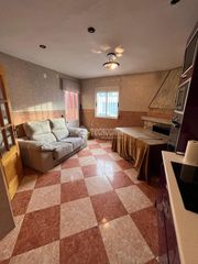 Towny house in Rus. Casa en venta en rus