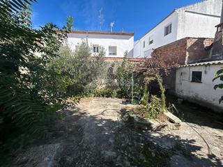 Casa bifamiliare in Baeza. Casa en venta en baeza