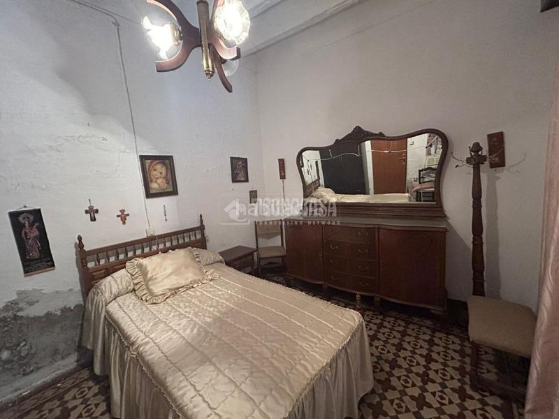Foto a74f3bf4-ed85-4cc3-b010-ec93c106ee81. Casa pareada casa en venta en Baeza