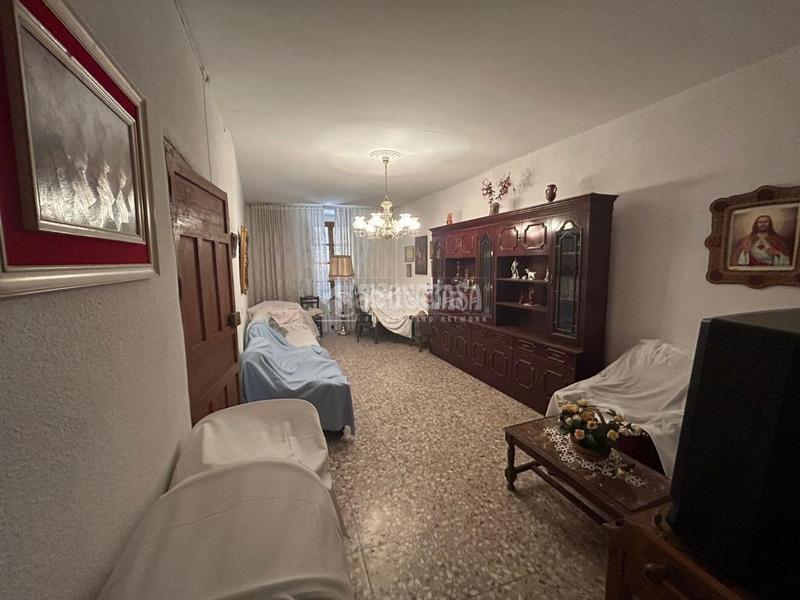 Foto f177c042-d671-4f5b-b186-18132aad221c. Casa pareada casa en venta en Baeza