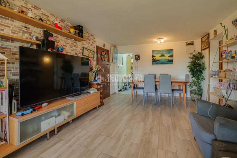Foto a4c45fdd-f578-4a01-a7ad-ce89e47c4e27. Etagenwohnung in Progrés Rubí