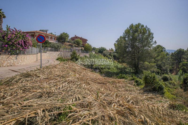 Foto ac27efff-6c8d-4758-b623-3b6d2a27159a. Terreny residencial a Els Avets-Can Serrafossà-Ximelis Rubí